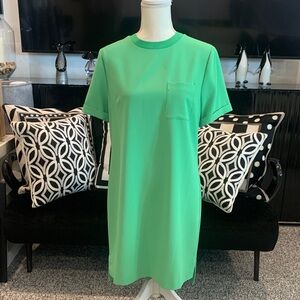 Alice and Olivia Bright Green Short Sleeve Shift Dress with Chest Pocket. Large